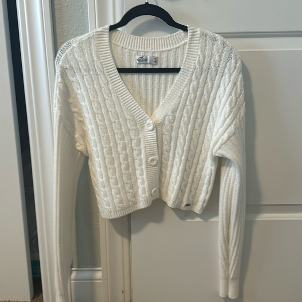 Pretty much new without tags. White sweater. Hollister brand. Size small